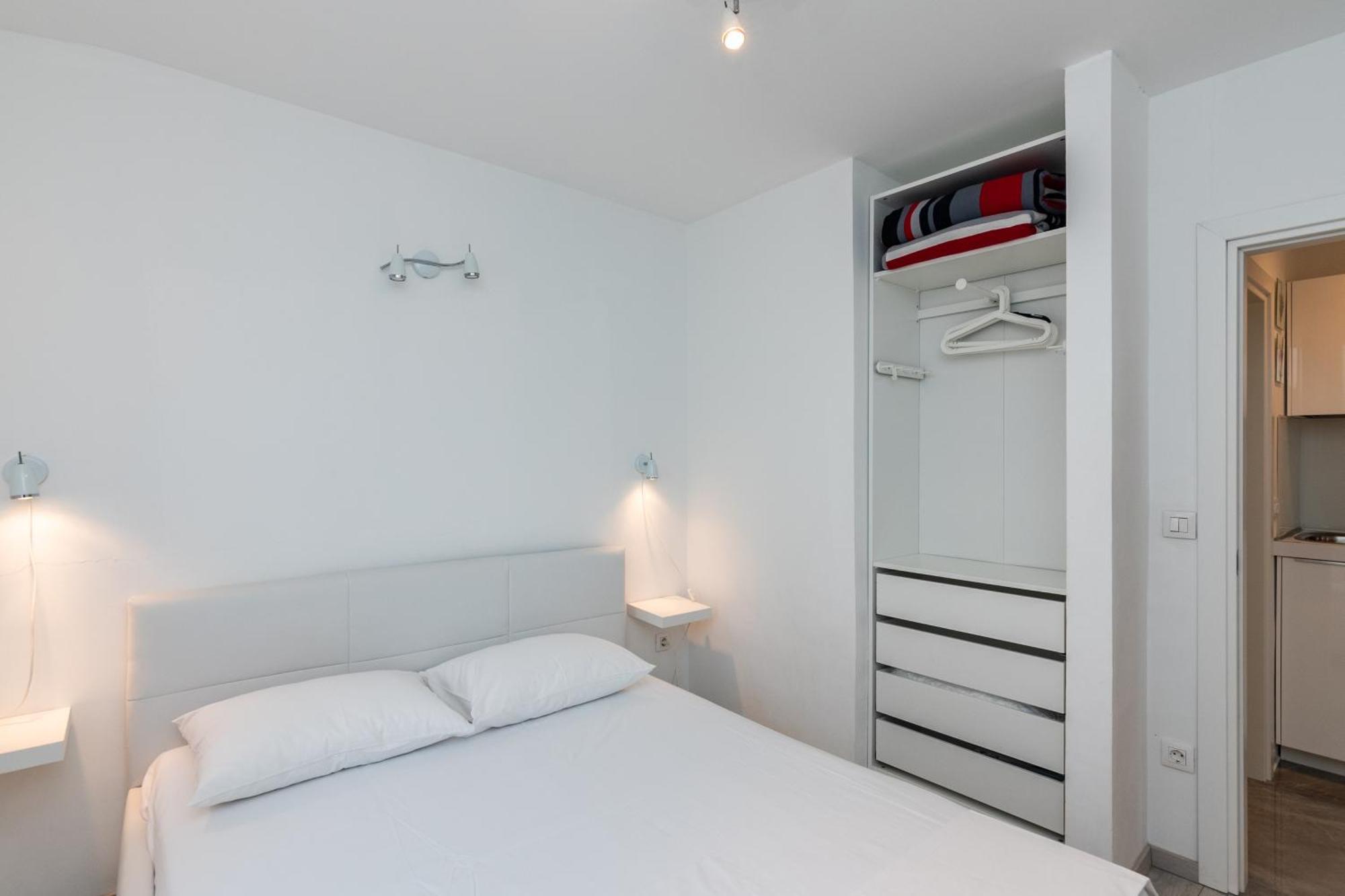 Apartments Tauzer Mandre Exterior photo